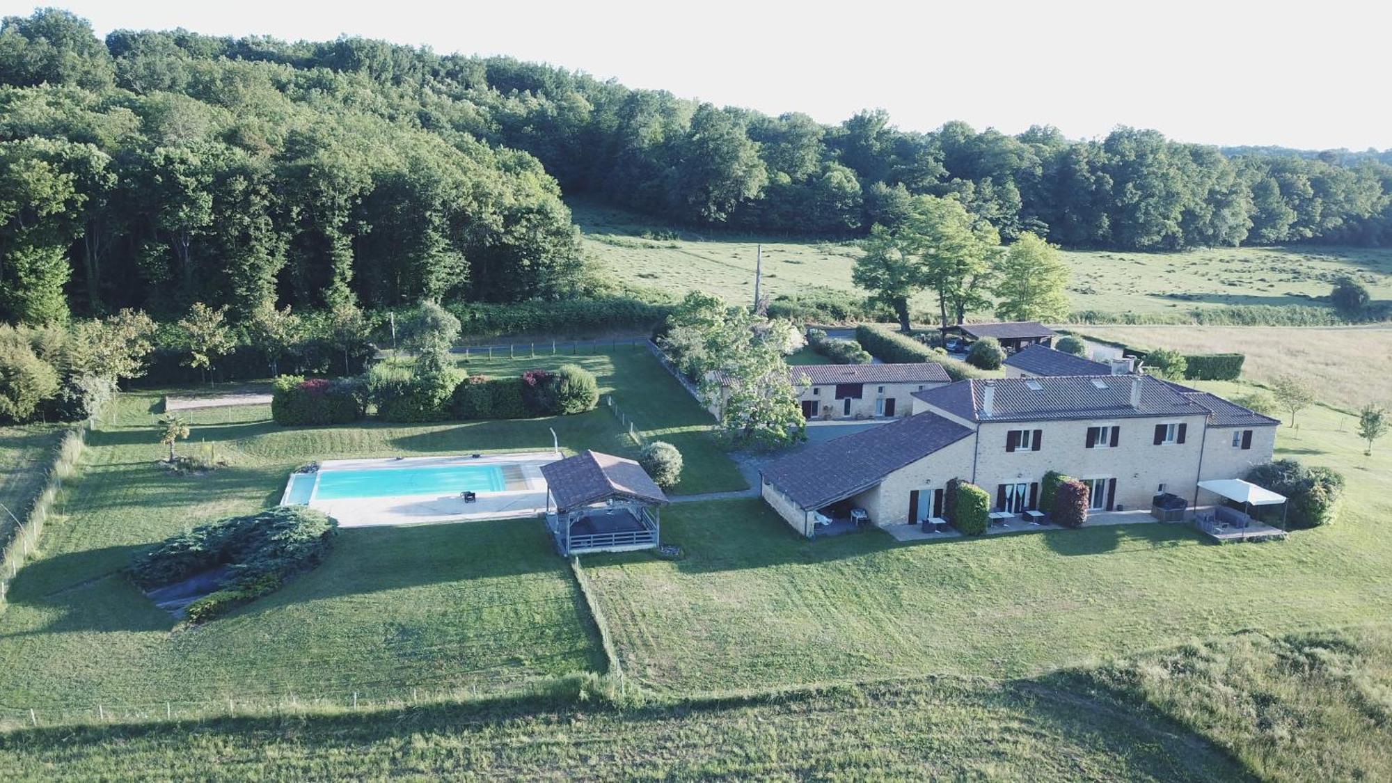 Domaine Du Champ De L'Hoste Hotel Larzac Exterior photo